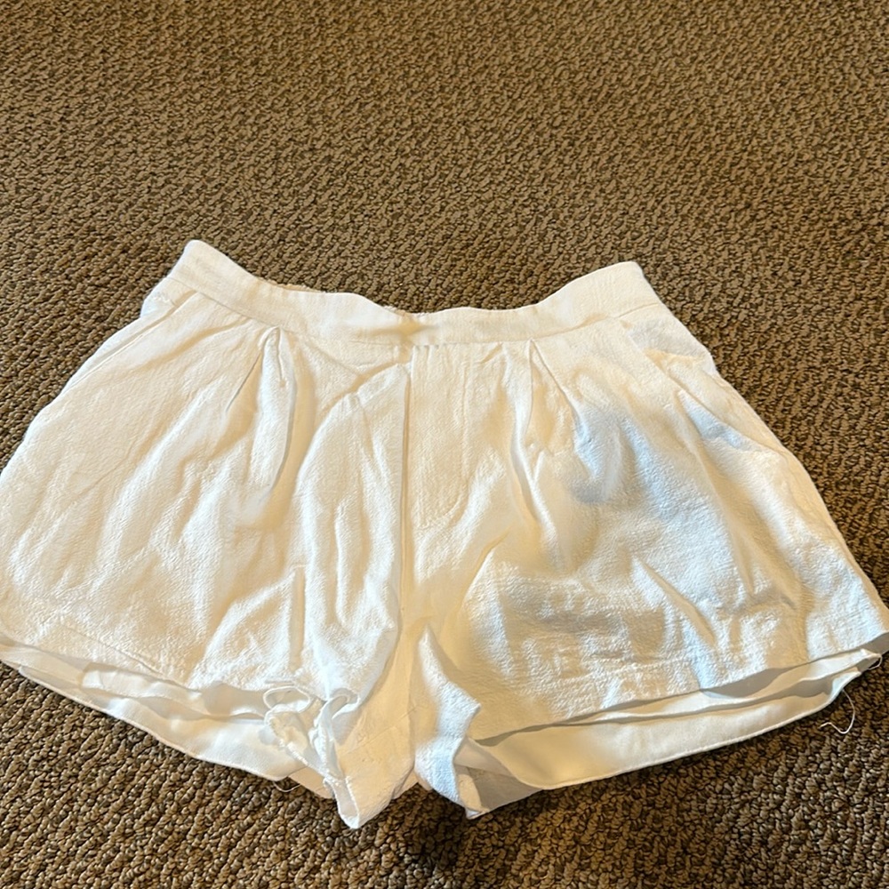 Altar’d state white linen shorts